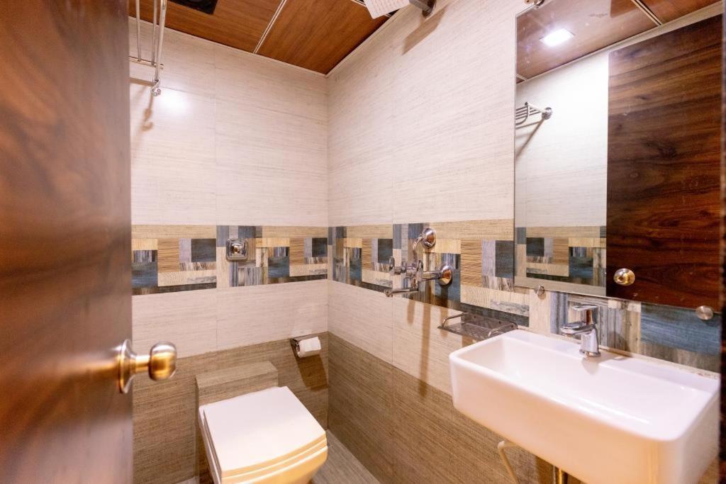 Hotel A. K. International - Fort Мумбаї Екстер'єр фото
